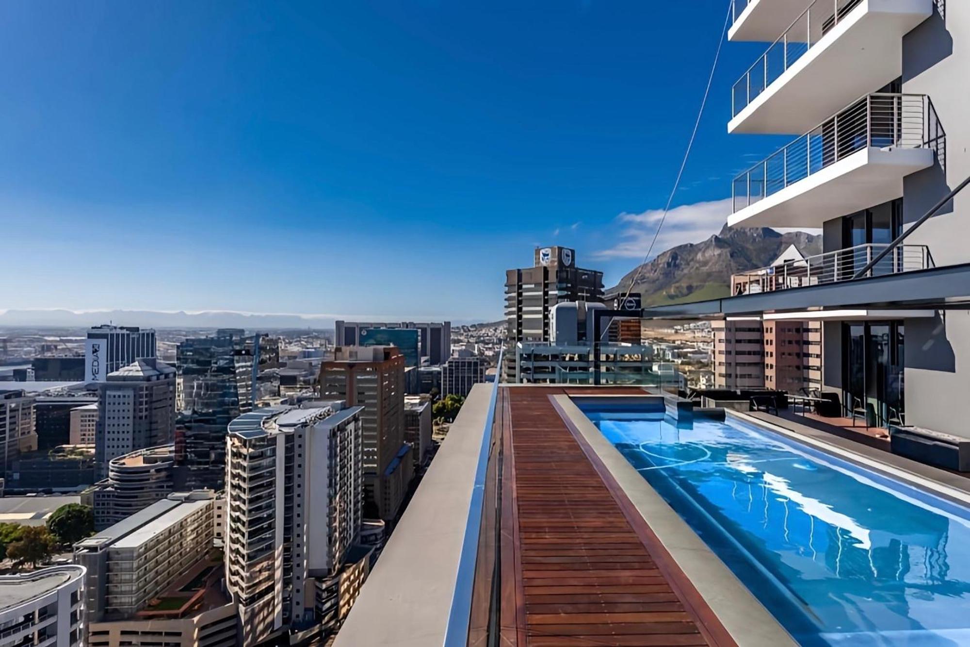 One Bedroom With Sea View *